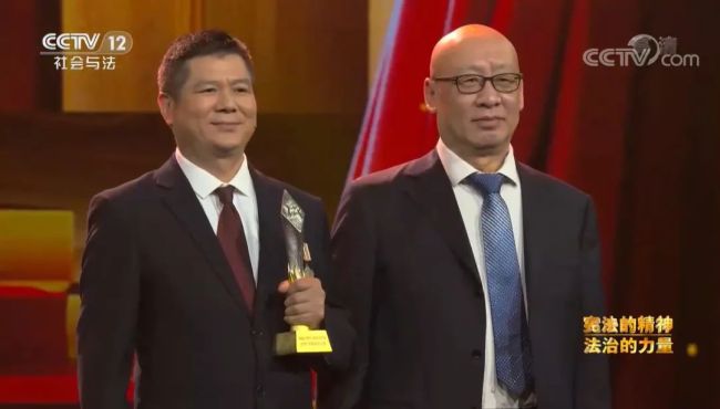 齐鲁律师事务所张行进律师荣获CCTV “2021年度法治人物”荣誉称号