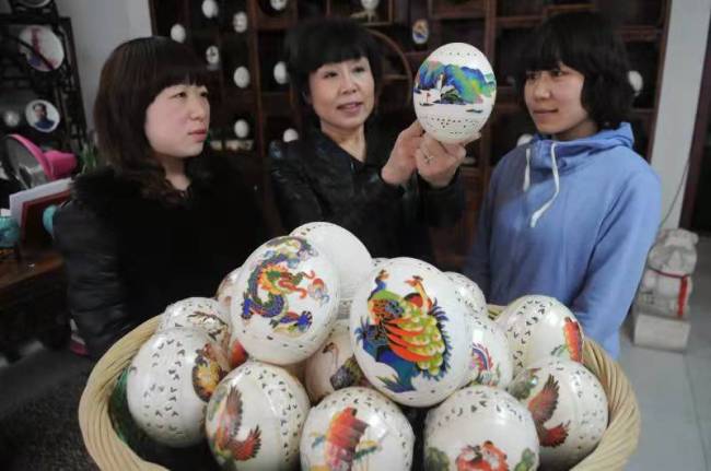 走进淄博淄川区鸵鸟蛋雕艺术馆，欣赏高茂美鸵鸟蛋壳上的“艺术雕”