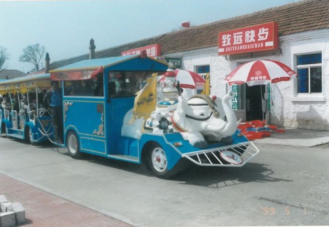 威海刘公岛游览车“跑过”的这些年，承载着“岛字片”的时空烙印