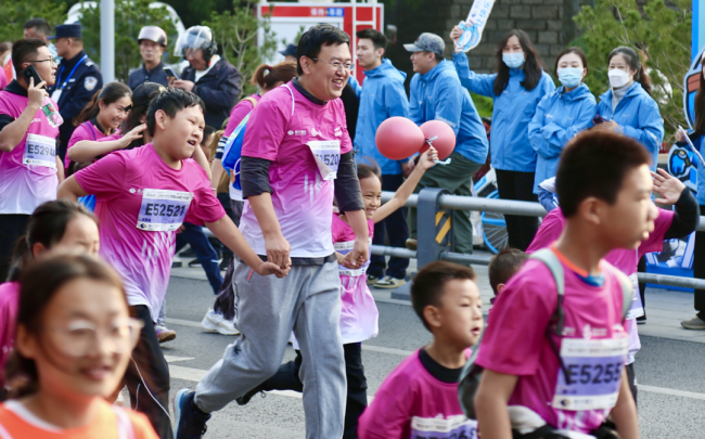 2023济南（泉城）马拉松全马男女冠军诞生，一起来回顾下这些精彩瞬间吧