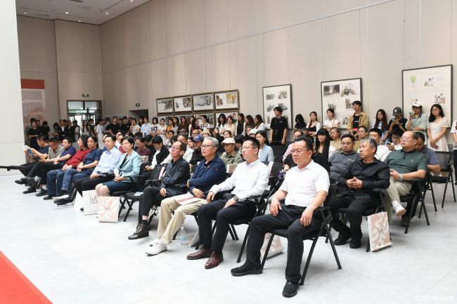 2025年度国家艺术基金资助项目“新征程 新篇章——全国架上连环画作品巡展”首展在曲阜师范大学开幕