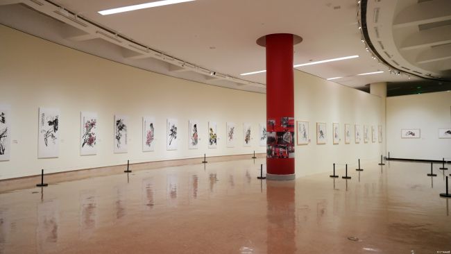 “花开盛世——孙成刚大写意花鸟画全国巡展（西安站）”昨日在陕西省美术博物馆开幕
