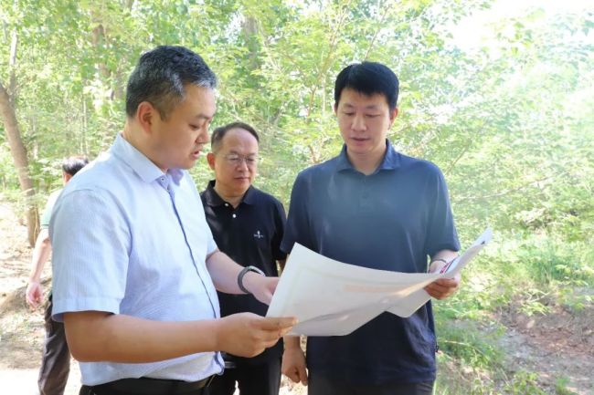 济南长清区委副书记、区长王士强深入一线调研防汛抗旱工作并开展巡河活动