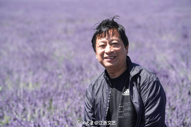 徐惠泉《寒山拾得图》 | 笔端绘智慧与禅意，心中留慰藉和启迪
