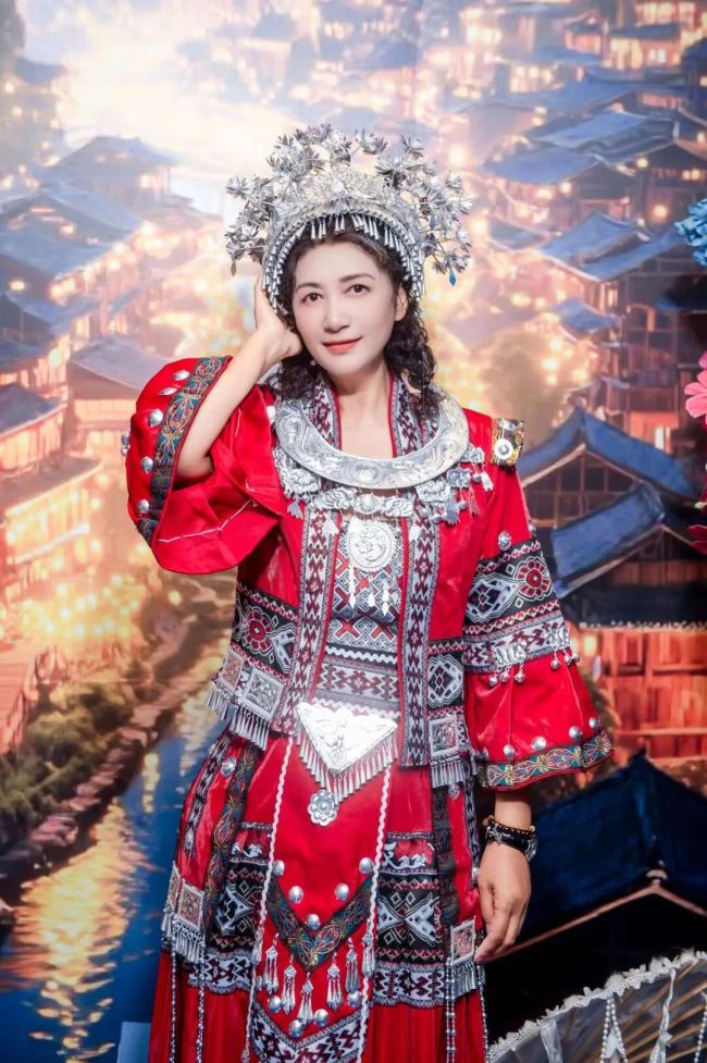 一场场民族风情下午茶在莎蔓莉莎全国各门店燃爆……