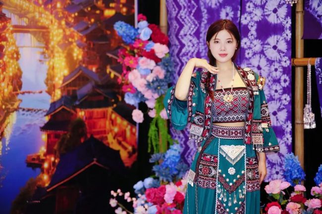 一场场民族风情下午茶在莎蔓莉莎全国各门店燃爆……