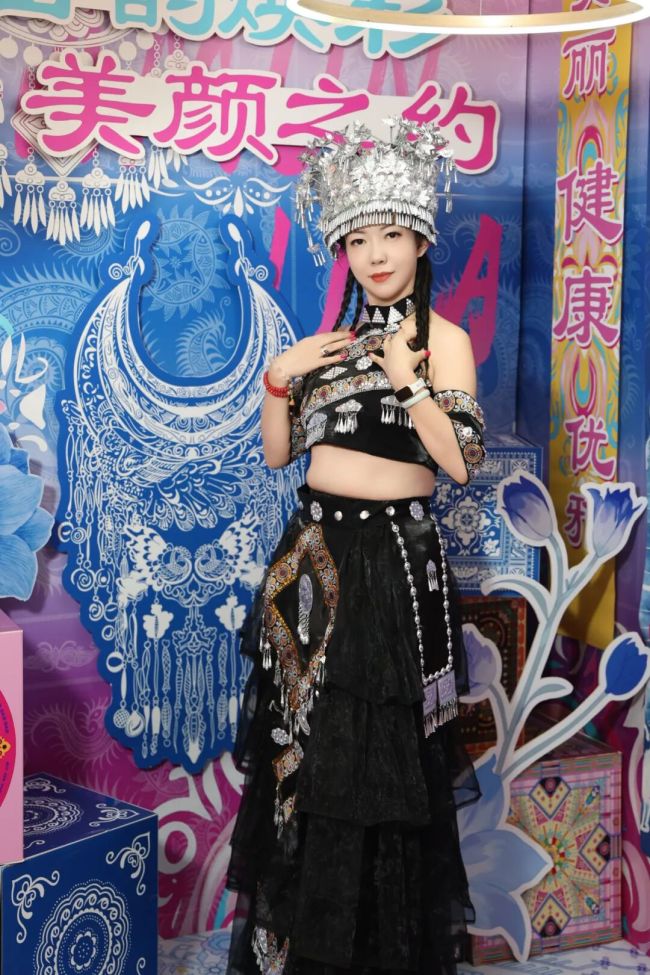 一场场民族风情下午茶在莎蔓莉莎全国各门店燃爆……