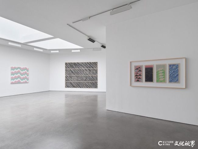 借东巴文化符号解构时空，用艺术 “演化” 诠释对立统一——丁乙个展“神路图”昨日在伦敦惊艳亮相