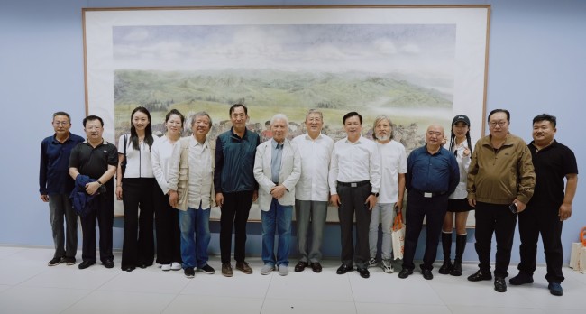 “墨海·心源——于文江中国画作品展”昨日在烟台美术博物馆（烟台画院）开幕