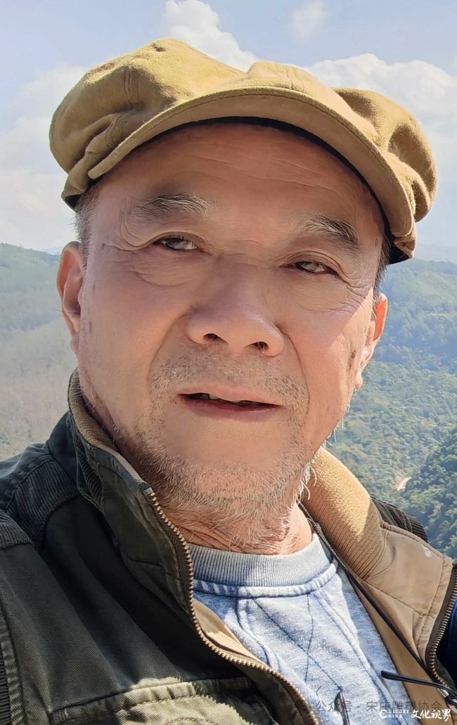 朱尚熹·《慧之岛》系列作品展 | 在镜像虚实间用像素二维码构筑 “智慧之岛”