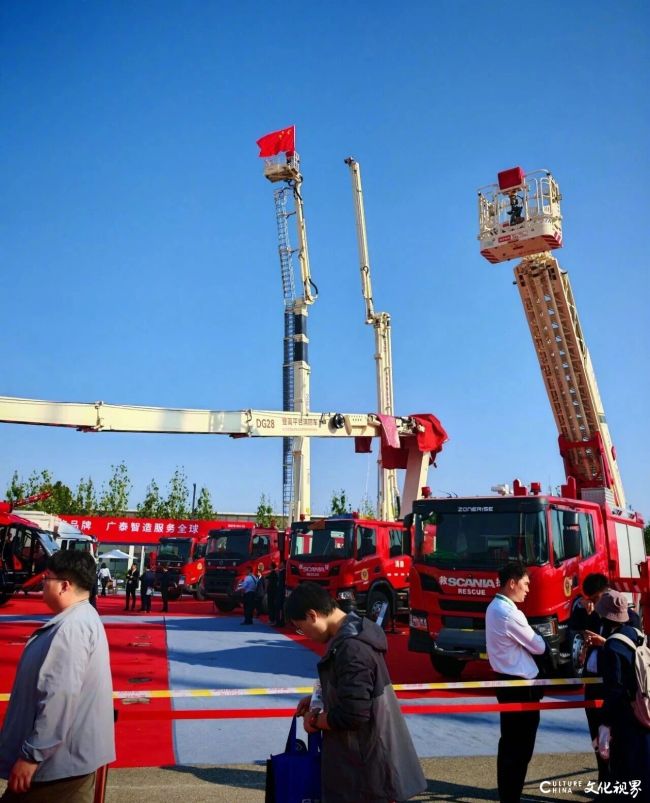 关键时刻掉链子——威海广泰28米登高消防车在北京国际消防展上突发“断臂”事故,其产品设计及质量问题引关注