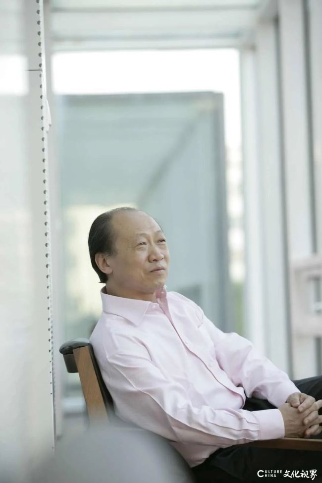 冯大中·国画 | 以虎为题、以笔墨为舟，将工笔的精谨与写意的洒脱融会贯通