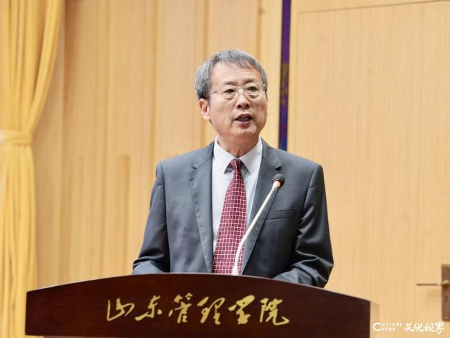 “城校共生·设计赋能”创新论坛暨山东高校美术与设计教育联盟第十届年会在山东管理学院顺利举行