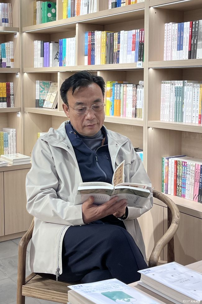 王宇鹏·《一痕烟水》 | 在枯润相间中见生生不息，于无人在处听天地清籁