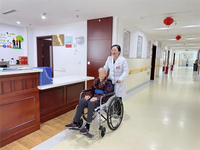 将“麻烦事”变成“暖心事”——泰安市中心医院泰山医养中心让长者感受到家的温度