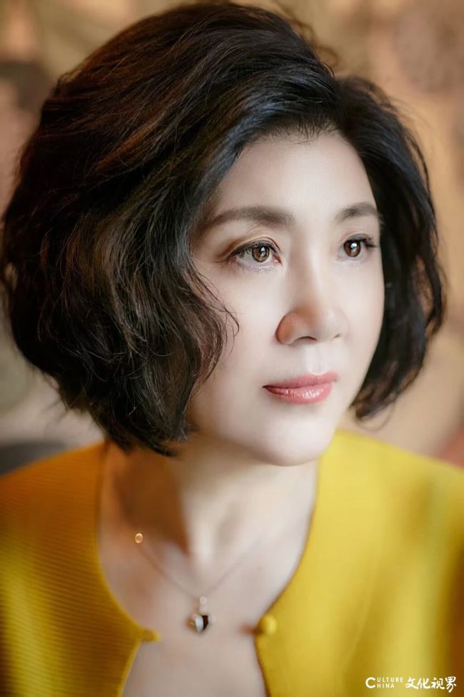 【DeepSeek谈艺】杜华·古典油画丨丹培拉的色层里，藏着花鸟的禅与诗