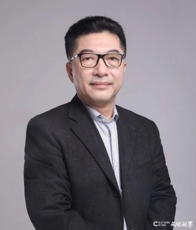 “诗意南方——韦俊平的山水日记”昨日在广西博物馆开展