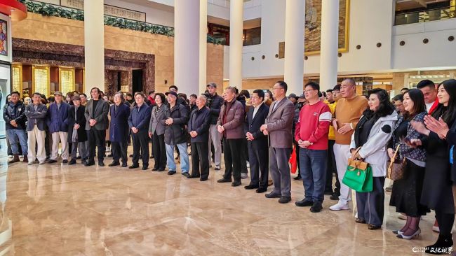 “瓷韵匠鑫 骏启华章——袁海龙·艺术”在山东大厦隆重开幕