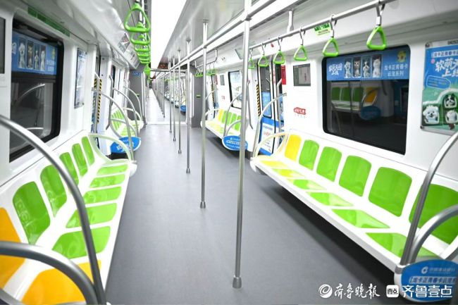 黄绿相间，济南地铁4号线车辆车厢主打小清新