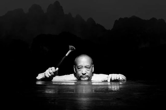 王华祥版画工作室首幅马年生肖版画《马到财来》发布会昨日在北京举行