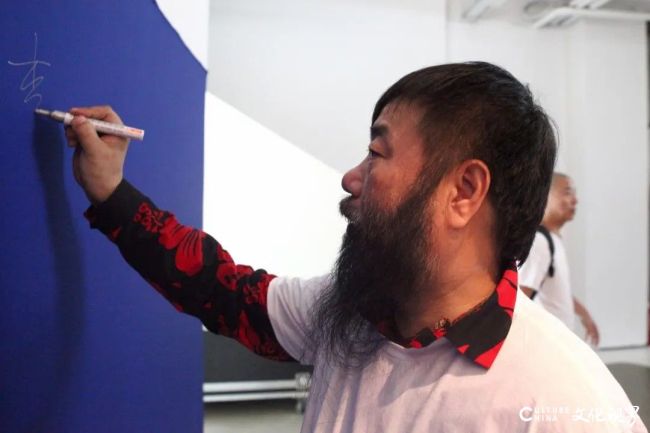 “从南京，到南京：李津四十年”展览实录丨两小时长视频，和李津来一次“四十年”的长谈