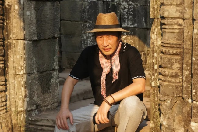 【DeepSeek谈艺】陈建华·油画 | 那些藏在笔触中的感知碎片,是对生命本真状态的呼应