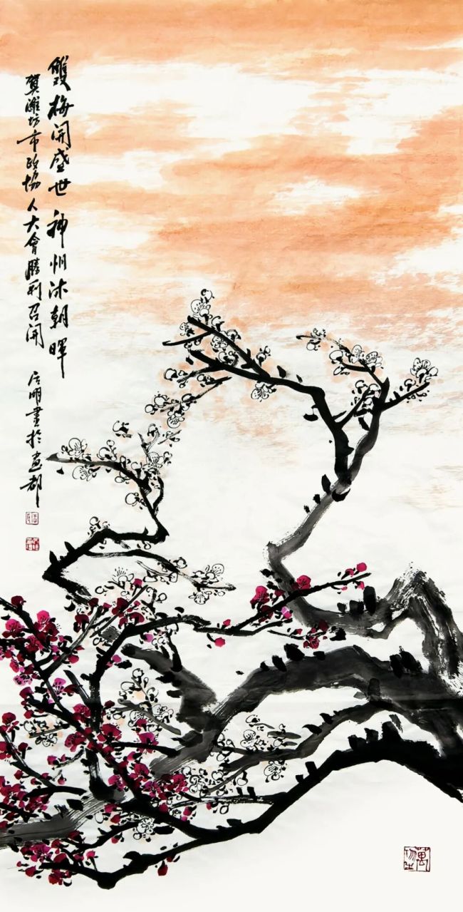 笔墨间尽显赤诚与担当——王居明梅花新作贺潍坊两会召开