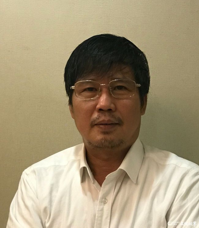 冯少协向潮州市捐赠大幅油画作品《国学泰斗——饶宗颐》