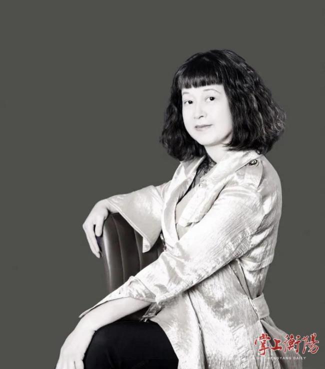 夏洁 | 以画笔为媒介,留存城市记忆,传递时代精神