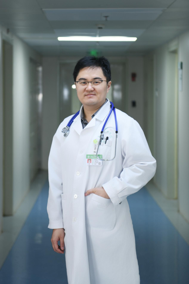 心灯引路，术暖人心——记泰安市中心医院心脏外科主治医师陈怀奎