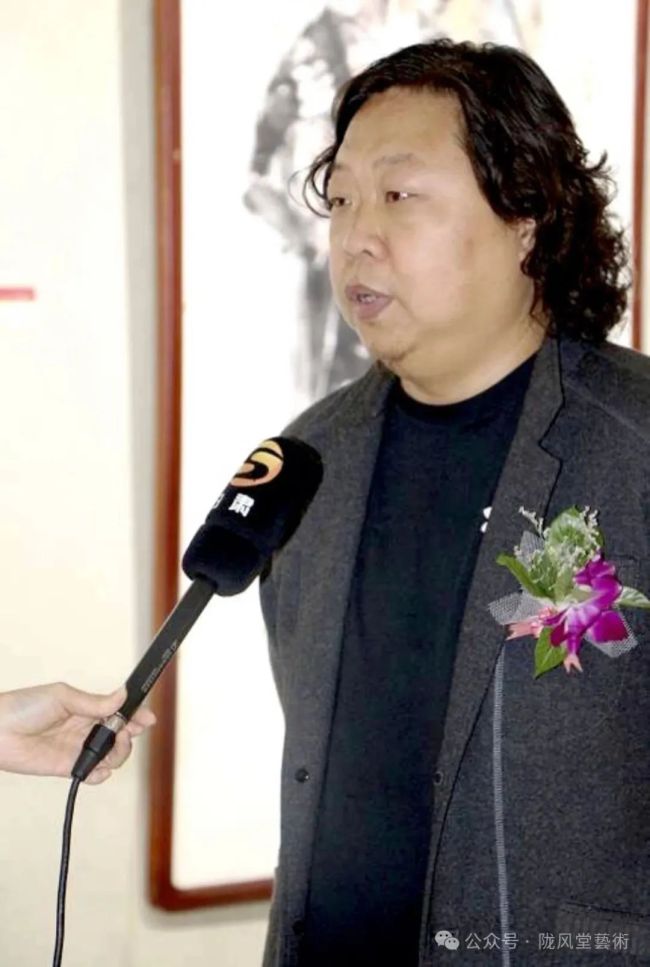 马家窑的彩陶、陇东的黄土、黄河的浊浪……在李卫东的宣纸上交织成一幅幅饱含温度的文化图景
