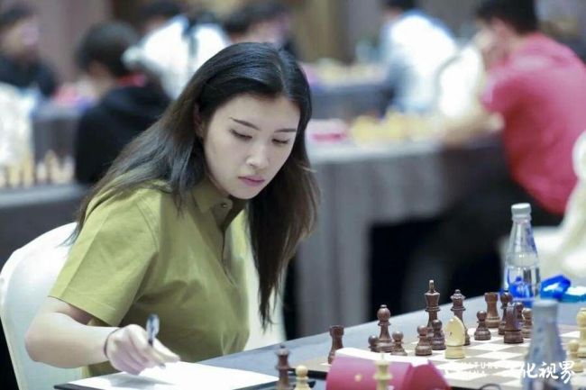 两届全美棋后、哈佛华裔才女于润荷加盟山东外国语职业技术大学队征战2026中国国象甲级联赛，首战旗开得胜