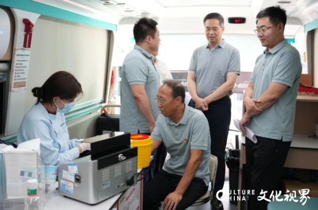 山东铁投集团组织开展“党员先行做表率 无偿献血践初心”主题献血活动