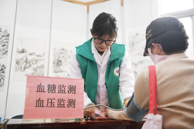 让百姓的健康之路更顺畅、更安心、更温暖——泰安市中心医院 “健康管家” 志愿服务织密居民健康守护网