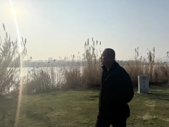 李安源丨从长歌当哭到墨底微光，“一粒种子”重塑杨键的诗与画