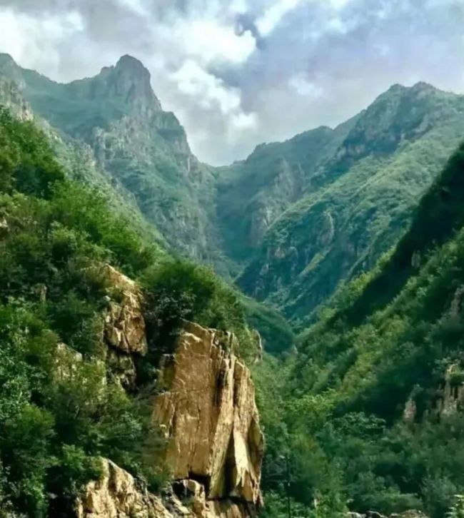 循燕山余脉,写边塞苍浑——王界山师生辽宁绥中写生创作侧记