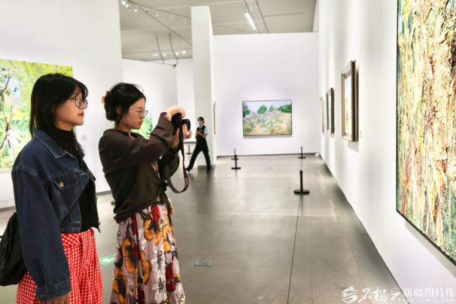 “千里秀色 风拂大地——王建国油画作品展” | 从东北旷野到西北边疆,每一笔都带着大地的温度