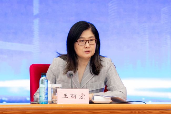 AI风险加速演化,中央网信办详解人工智能领域面临的安全风险挑战