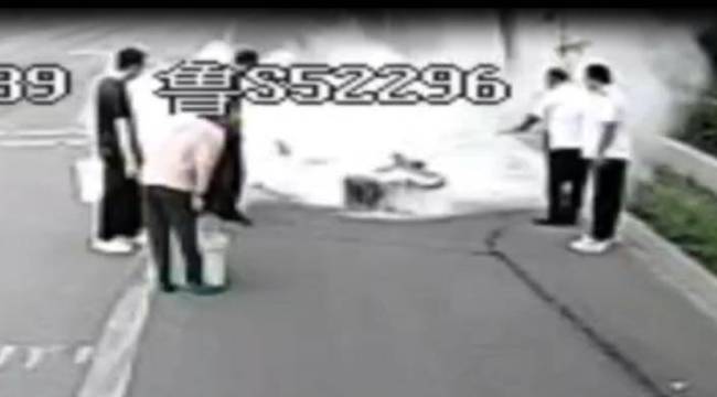济南市莱芜区：公交驾驶员勇救火情，彰显四善担当