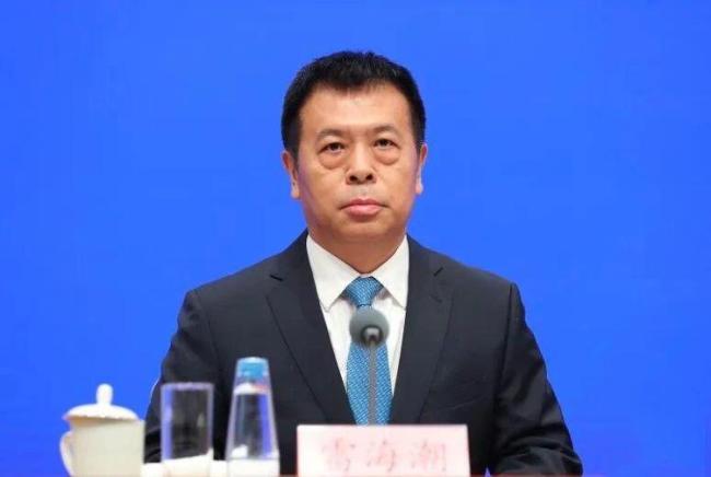 一瓶500ml含糖饮料的含糖量或可达到一天25克的国家推荐量——国家卫健委主任提倡大家多喝白开水、淡茶水