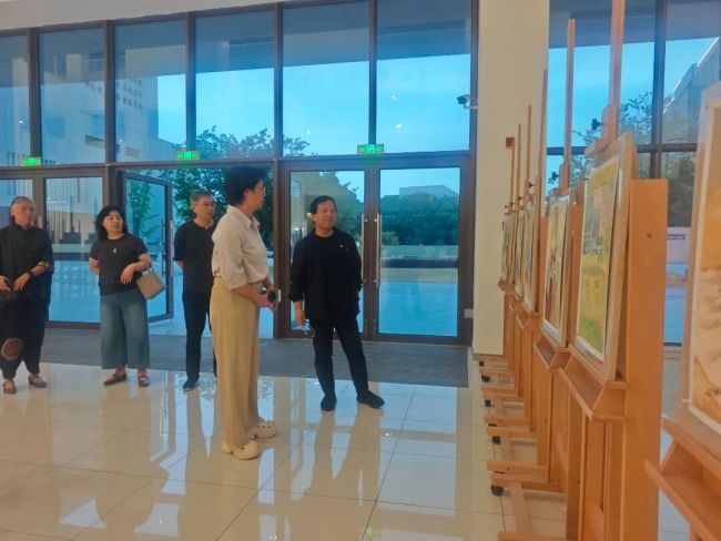 画人、画心、画生活——著名画家徐惠泉走进昆山市巴城高级中学,开讲《人物画写生谈》