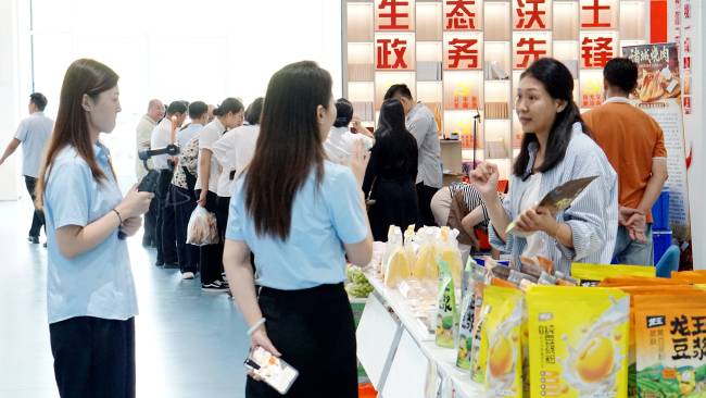 青岛西海岸新区:政务大厅飘出“烟火气”