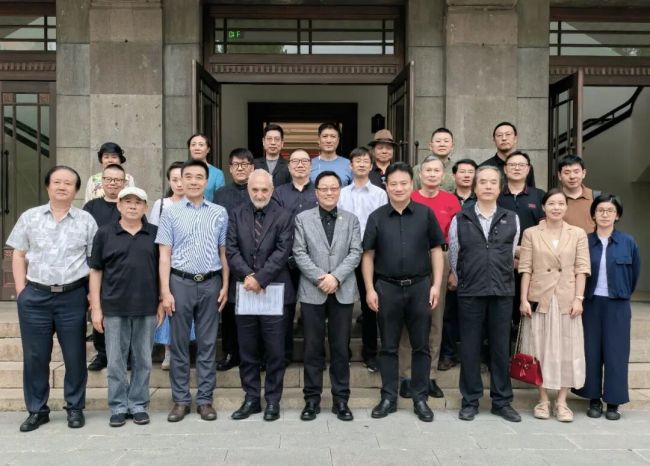 从高云《对话安格尔》系列看中国画的世界性突破——高云＆保罗·劳迪萨的学术对话