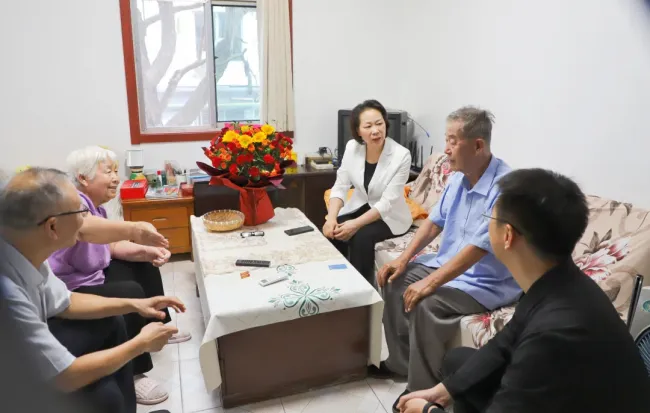 月圆中秋送温暖 情系援派鼓干劲——济宁市第二人民医院开展对口支援干部人才走访慰问活动