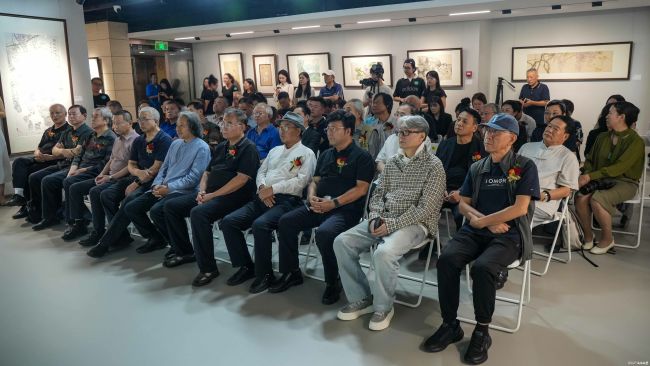 “大道至简——全国花鸟画名家邀请展”昨日在济南云间美术馆开幕