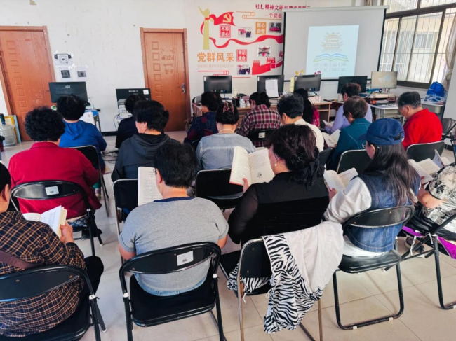 威海市环翠区竹岛街道:开卷山海润街巷 书香竹岛暖民心