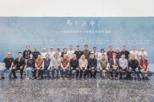 “岭南方阵——中国国家画院方土导师工作室作品展”昨日在南通美术馆开幕，展期至11月17日