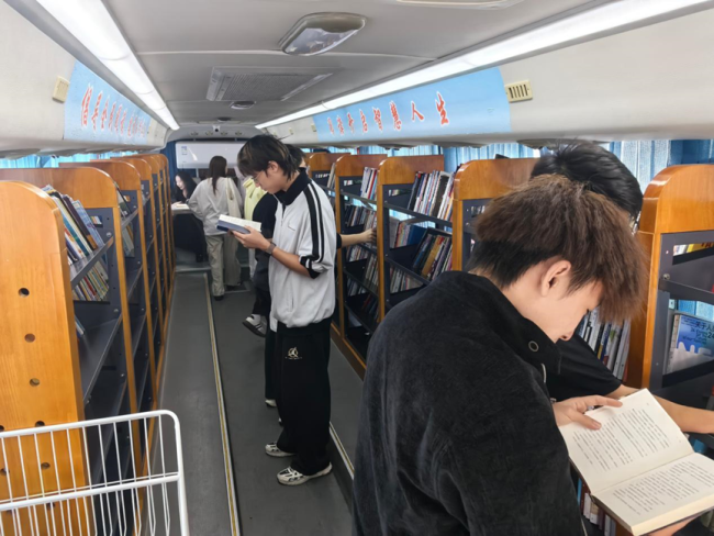 济南市图书馆特色服务助力2026驻济高校“青春阅读季”