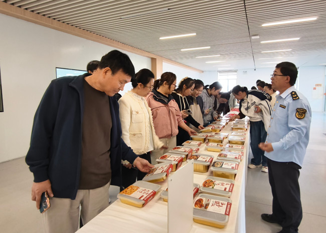 从原料把关到成品出库全解锁——威海临港区“透明工厂”让群众吃得更踏实