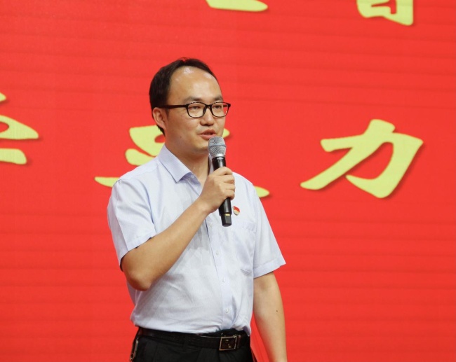 中国航空工业集团公司西安飞行自动控制研究所高级工程师王维嘉进行宣讲